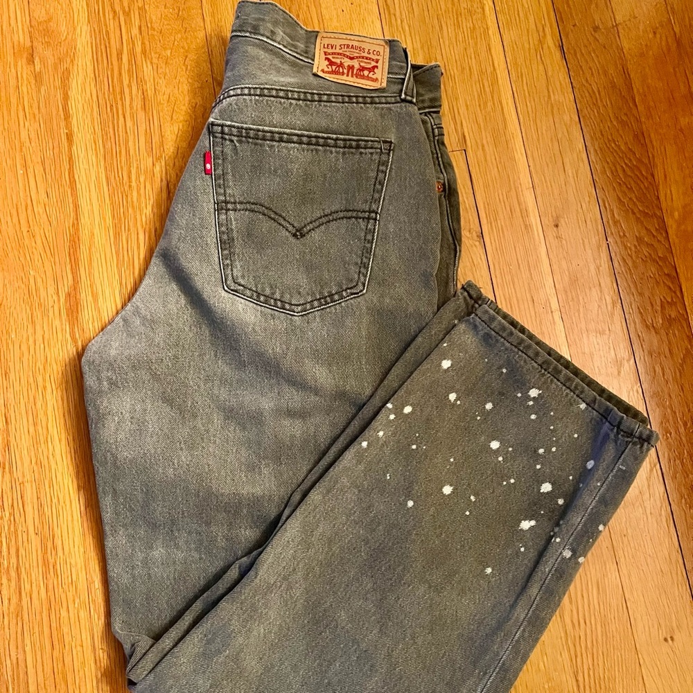 Like New Levi’s Low Pro Straight Jeans